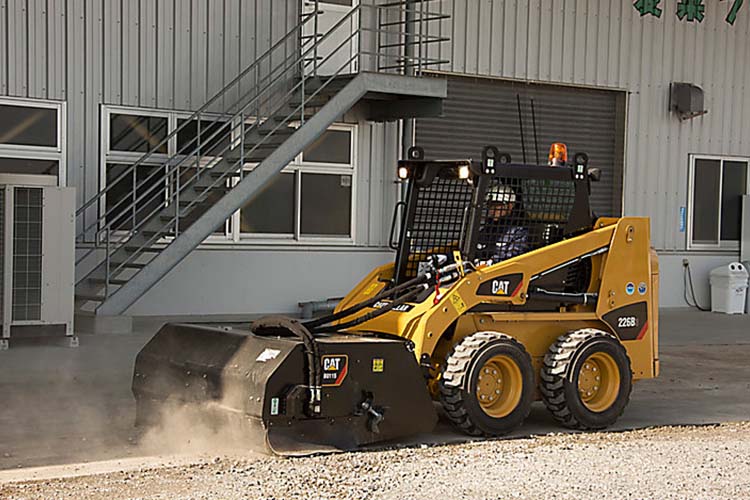 Caterpillar 226B  image 2