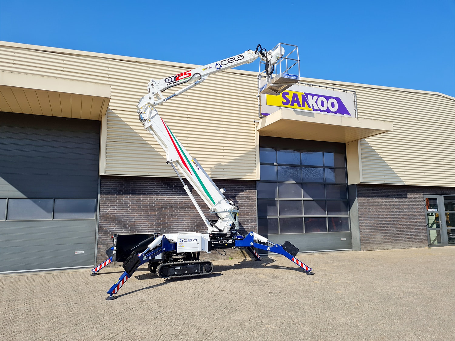 Cela DT Crawler 25  image 4