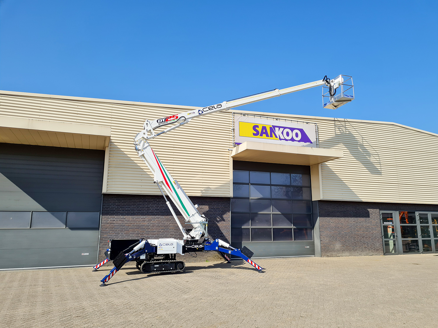 Cela DT Crawler 25  image 5